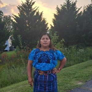 Meet your Posher, Emilce